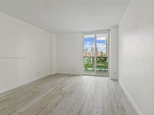 100 Bayview Dr # 629, Sunny Isles Beach FL 33160