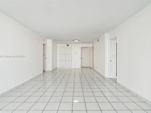 100 Bayview Dr # 629, Sunny Isles Beach FL 33160