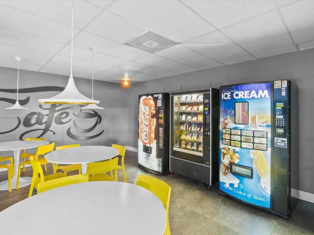 200 Leslie Dr # 329, Hallandale Beach FL 33009