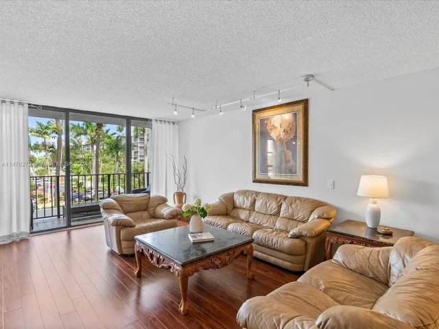 200 Leslie Dr # 329, Hallandale Beach FL 33009