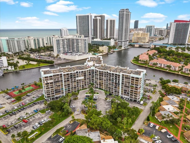 200 Leslie Dr # 329, Hallandale Beach FL 33009