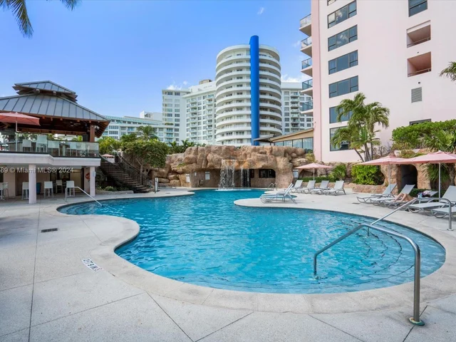 5225 Collins Ave # 910, Miami Beach FL 33140