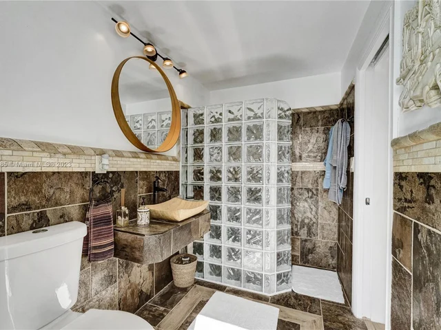 2402 SE 13th Ct, Pompano Beach FL 33062