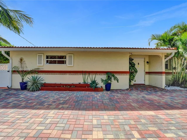 2402 SE 13th Ct, Pompano Beach FL 33062