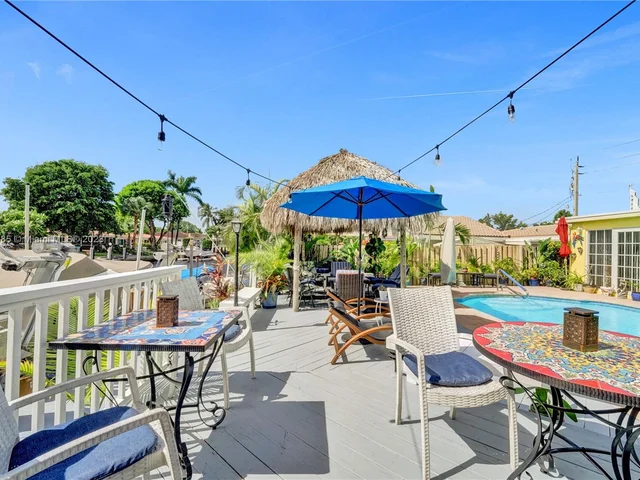 2402 SE 13th Ct, Pompano Beach FL 33062