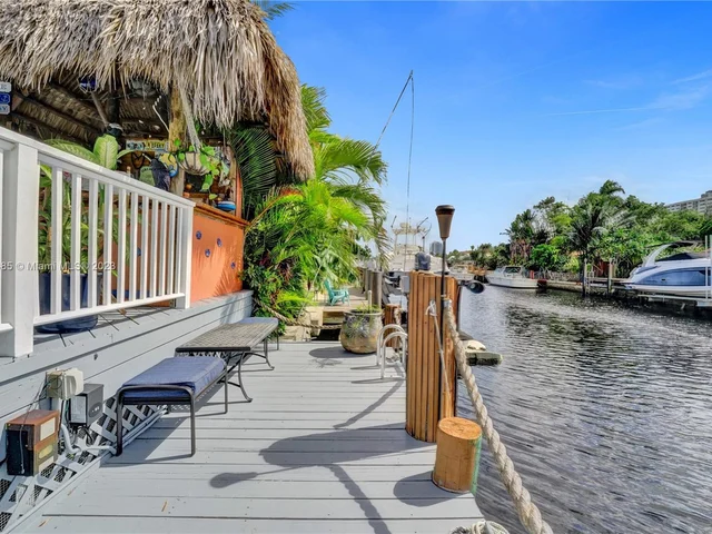 2402 SE 13th Ct, Pompano Beach FL 33062