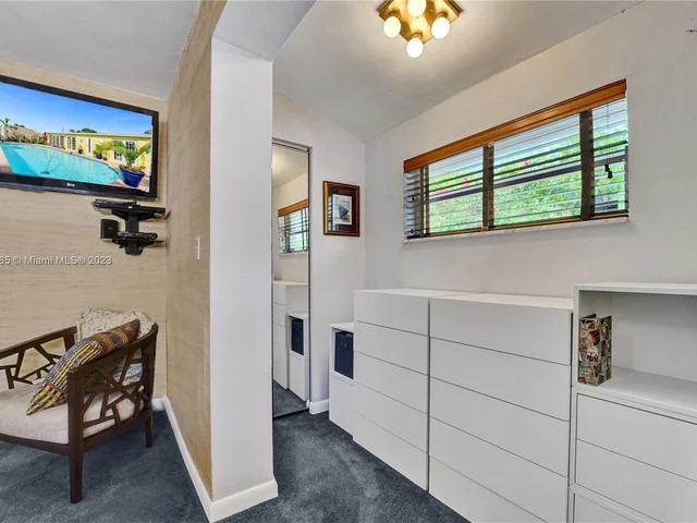 2402 SE 13th Ct, Pompano Beach FL 33062