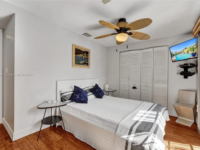 2402 SE 13th Ct, Pompano Beach FL 33062