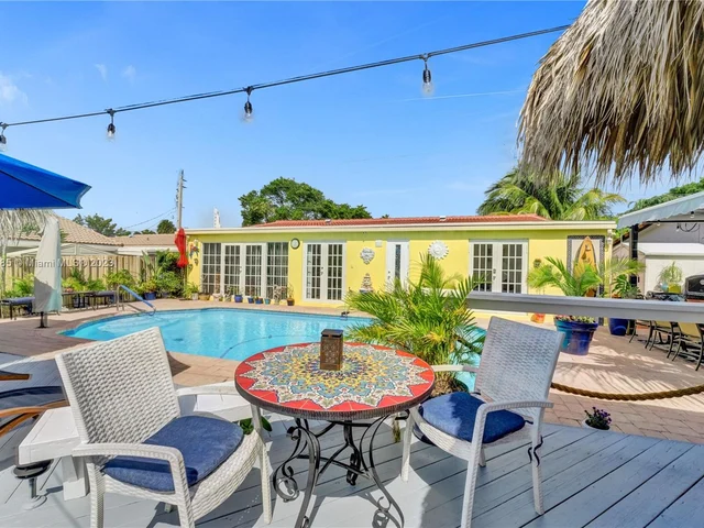 2402 SE 13th Ct, Pompano Beach FL 33062