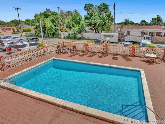 6820 W Flagler St # 409, Miami FL 33144