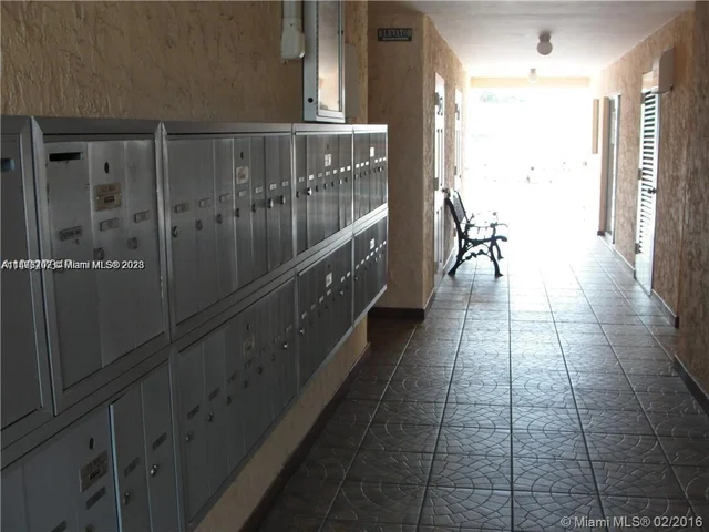 6820 W Flagler St # 409, Miami FL 33144