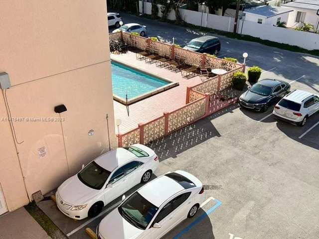 6820 W Flagler St # 409, Miami FL 33144