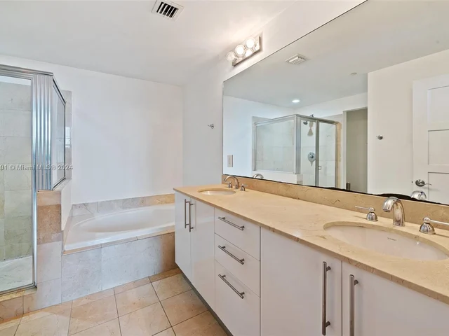 3330 NE 190th St # 717, Aventura FL 33180