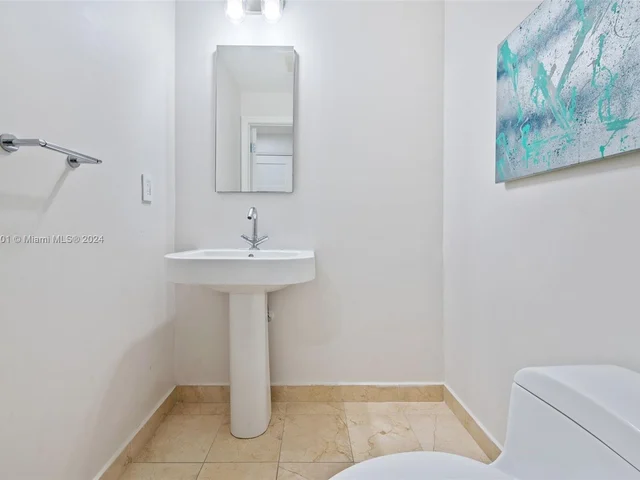 3330 NE 190th St # 717, Aventura FL 33180