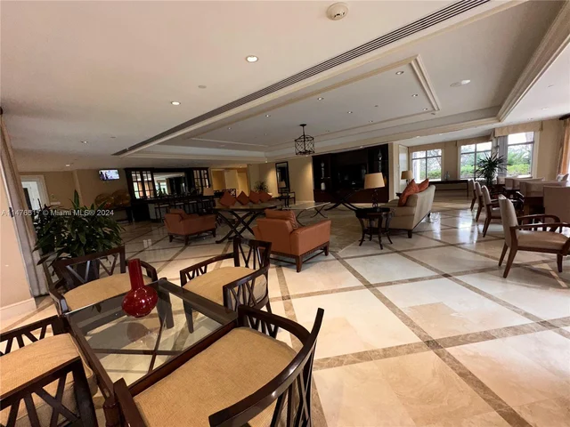 20000 E Country Club Dr # 314, Aventura FL 33180