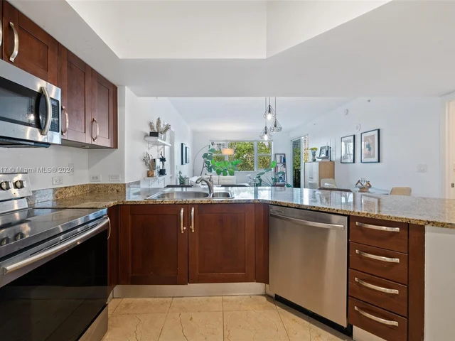 20000 E Country Club Dr # 314, Aventura FL 33180