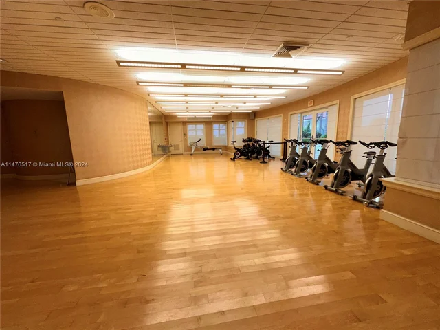 20000 E Country Club Dr # 314, Aventura FL 33180