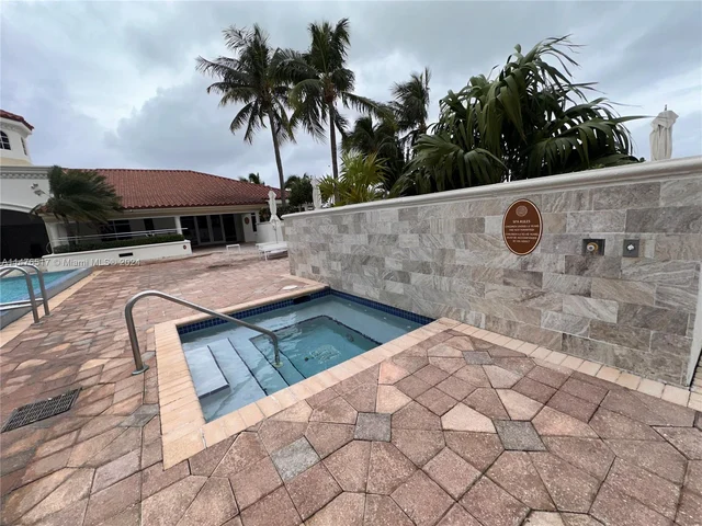 20000 E Country Club Dr # 314, Aventura FL 33180