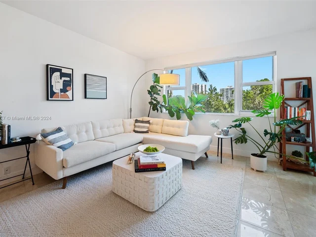 20000 E Country Club Dr # 314, Aventura FL 33180