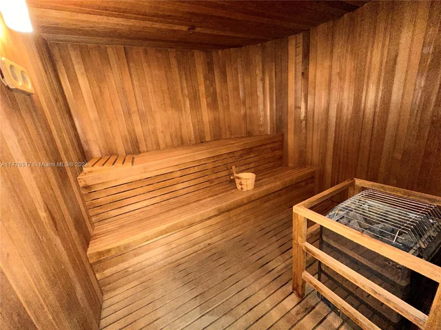 20000 E Country Club Dr # 314, Aventura FL 33180