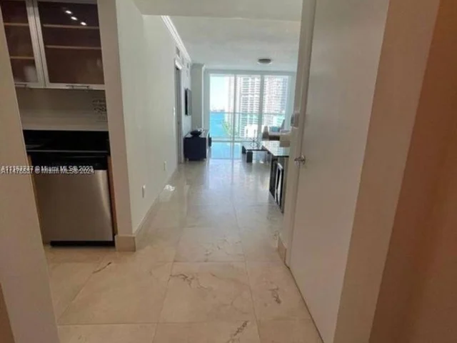 31 SE 5th St # 1908, Miami FL 33131