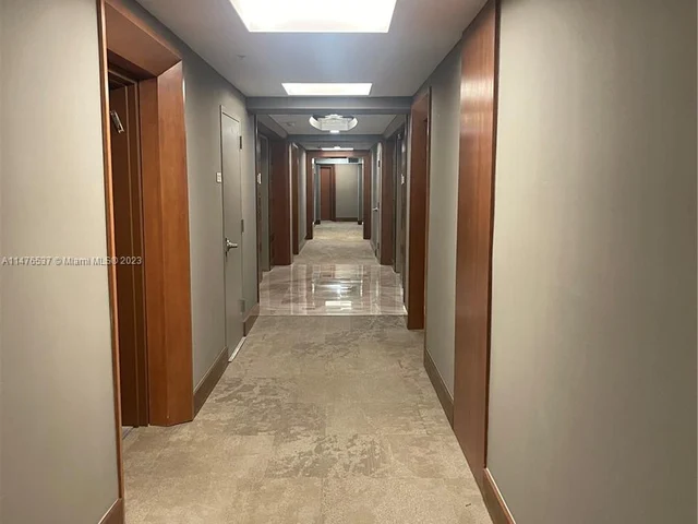 31 SE 5th St # 1908, Miami FL 33131