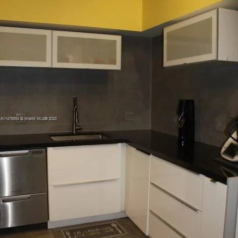 5700 Collins Ave # 16H, Miami Beach FL 33140