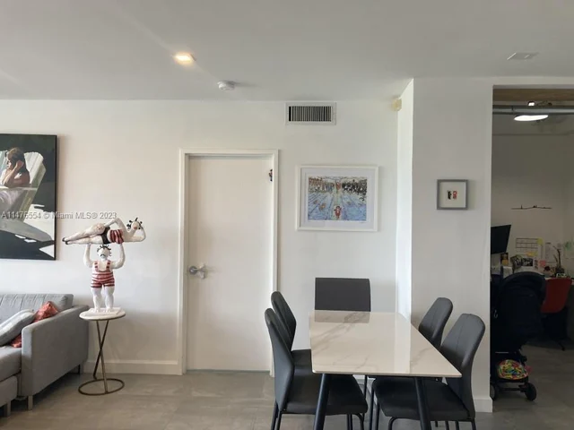 5700 Collins Ave # 16H, Miami Beach FL 33140