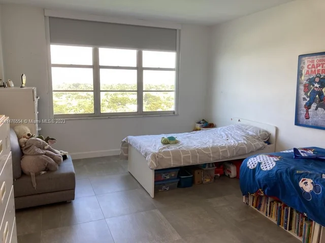 5700 Collins Ave # 16H, Miami Beach FL 33140