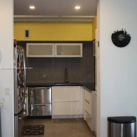 5700 Collins Ave # 16H, Miami Beach FL 33140