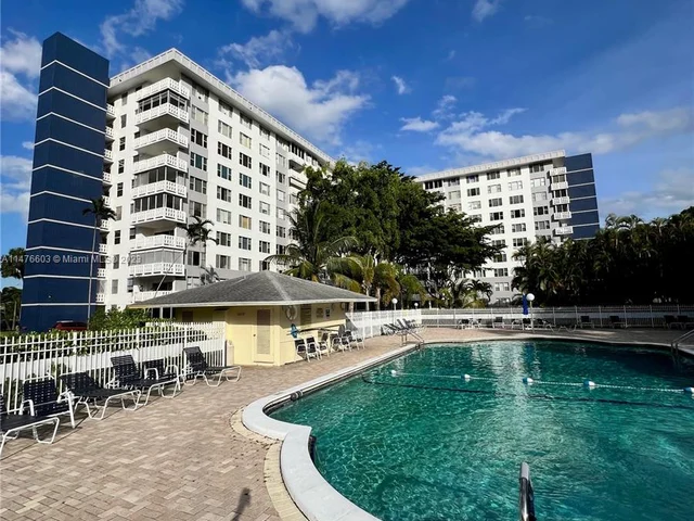 4350 Hillcrest Dr # 800, Hollywood FL 33021