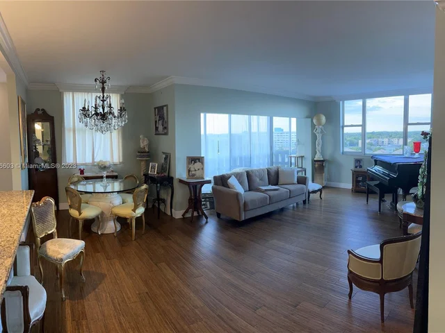 4350 Hillcrest Dr # 800, Hollywood FL 33021