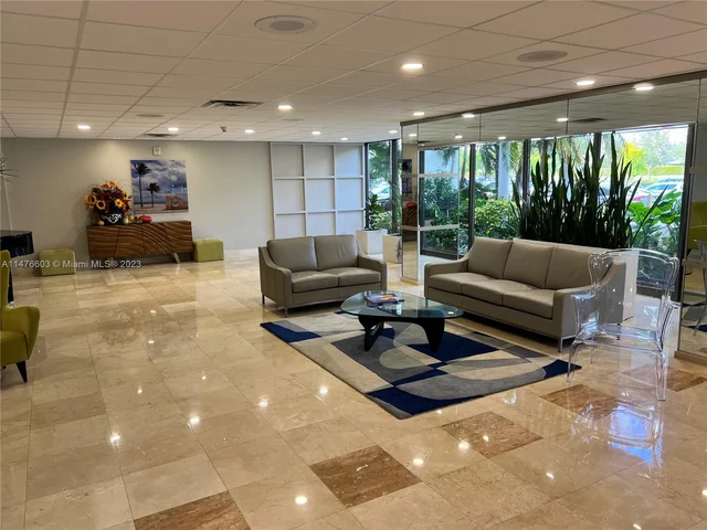 4350 Hillcrest Dr # 800, Hollywood FL 33021