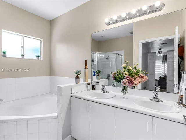 14214 SW 289th Ter, Homestead FL 33033