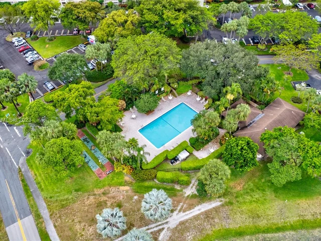 3091 N Course Dr # 702, Pompano Beach FL 33069