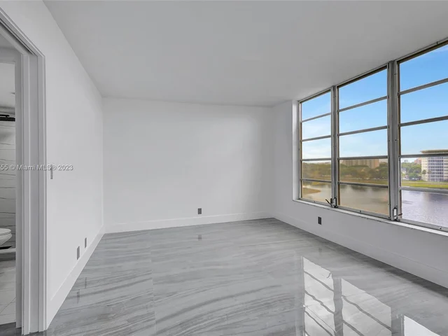 3091 N Course Dr # 702, Pompano Beach FL 33069