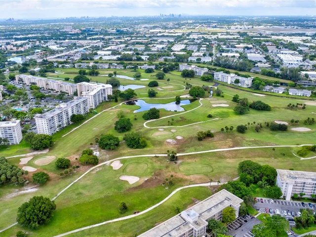 3091 N Course Dr # 702, Pompano Beach FL 33069