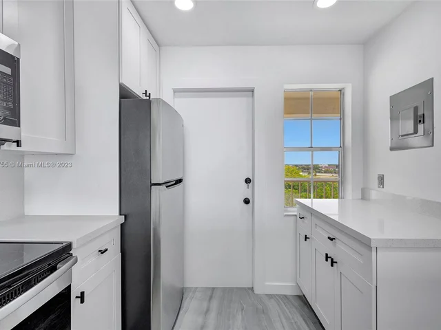 3091 N Course Dr # 702, Pompano Beach FL 33069