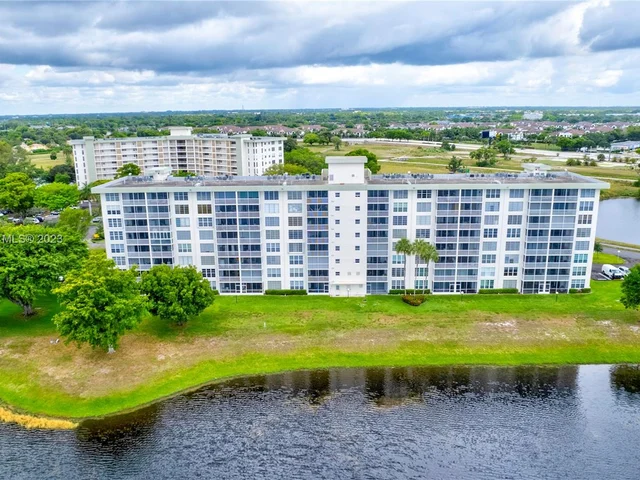 3091 N Course Dr # 702, Pompano Beach FL 33069