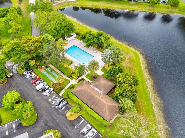 3091 N Course Dr # 702, Pompano Beach FL 33069