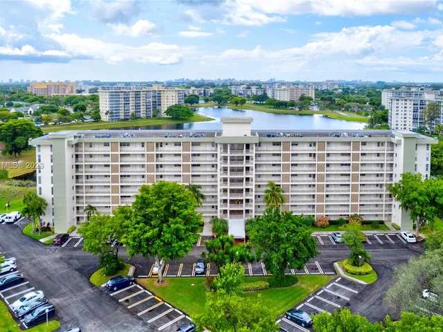 3091 N Course Dr # 702, Pompano Beach FL 33069