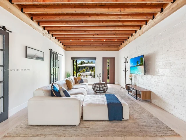 9065 Emerson Ave, Surfside FL 33154