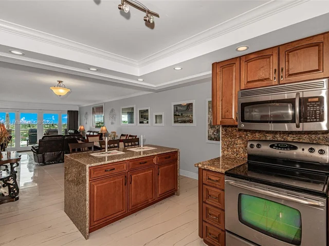 1160 Hillsboro Mile # 904, Hillsboro Beach FL 33062