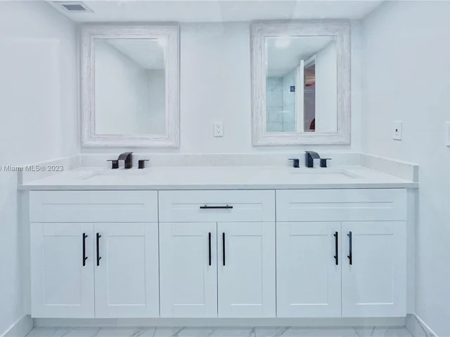 920 NE 199th St # 3S, Miami FL 33179