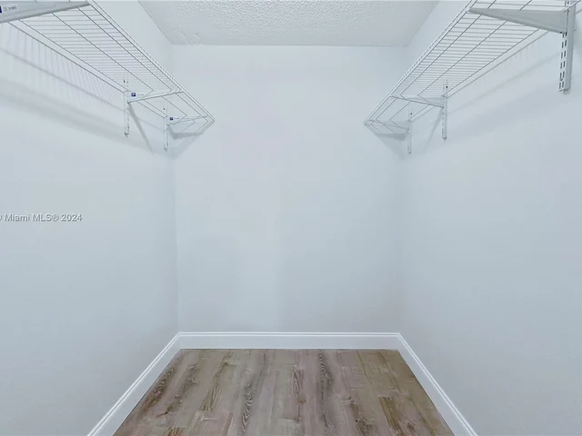 920 NE 199th St # 3S, Miami FL 33179