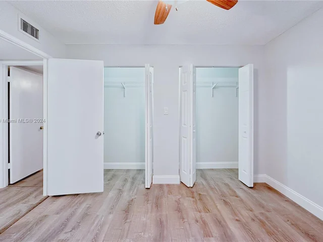 920 NE 199th St # 3S, Miami FL 33179