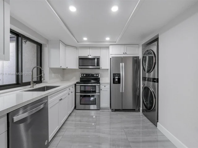 15270 SW 45th Ter # 61, Miami FL 33185