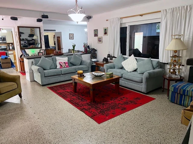 1675 NE 169th St, North Miami Beach FL 33162