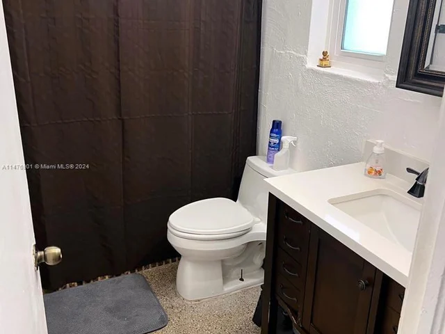 1675 NE 169th St, North Miami Beach FL 33162