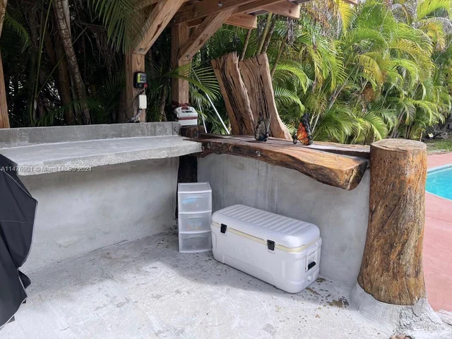 1675 NE 169th St, North Miami Beach FL 33162